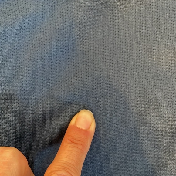 4 Under Armour heat gear short sleeves shirts, 1 adidas long sleeve - Picture 15 of 17